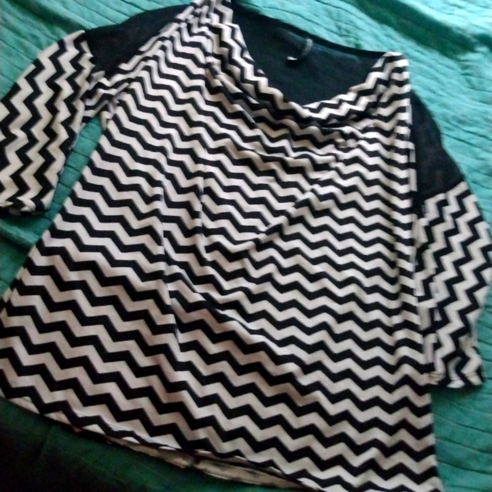 Drama gold shirt